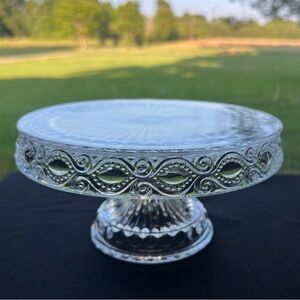 Vintage cake stand 8”d glass pedestal, cake plate